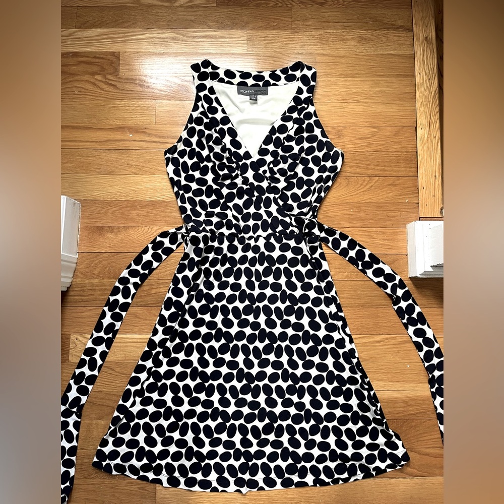 Donna Ricco Stylish Navy Blue and White Polka Dot Dress